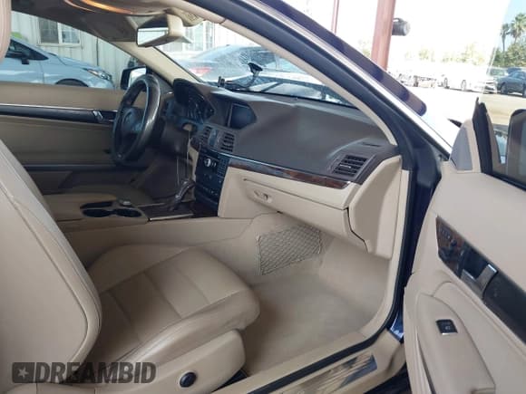 ✅ 2010 Mercedes-Benz E 350 • VIN: WDDKJ5GB8AF040423 • Лот: 42721541. Опубликован ранее на IAAI с пробегом 31 090 миль. Бесплатный доступ к архиву аукционных продаж из США и подробный отчёт об истории автомобиля на DreamBid. Изображение 5.