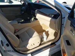 ✅ 2013 Lexus ES 250 • VIN: JTHBK1GG6D2058831 • Lot: 43770574. Listed on IAAI with 106,605 mi. Free auction sales archive from the USA and detailed vehicle history report at DreamBid. Image 5.