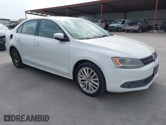 ✅ 2011 Volkswagen Jetta SEL • VIN: 3VWLX7AJ3BM300279 • Лот: 43699802. Опубликован ранее на IAAI с пробегом 247 329 миль. Бесплатный доступ к архиву аукционных продаж из США и подробный отчёт об истории автомобиля на DreamBid. Изображение 1.