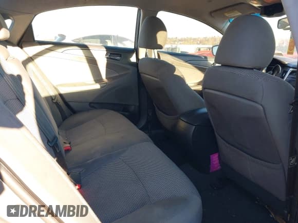 ✅ 2012 Hyundai Sonata GLS • VIN: 5NPEB4AC5CH348772 • Lot: 43638251. Listed on IAAI with 136,618 mi. Free auction sales archive from the USA and detailed vehicle history report at DreamBid. Image 8.