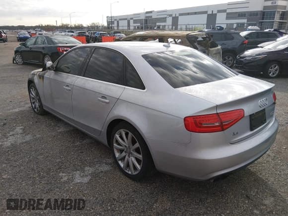 ✅ 2013 Audi A4 Premium Plus • VIN: WAUFFAFL7DN003581 • Lot: 43724464. Wystawiony na IAAI z przebiegiem Nie podano. Bezpłatny archiwum sprzedaży aukcyjnych z USA i szczegółowy raport historii pojazdu na DreamBid. Zdjęcie 3.