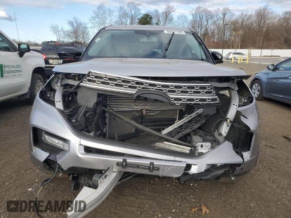 ✅ 2022 Ford Explorer Limited • VIN: 1FMSK7FH5NGA30355 • Lot: 92531105. Wystawiony na Copart z przebiegiem 54 812 mil. Bezpłatny archiwum sprzedaży aukcyjnych z USA i szczegółowy raport historii pojazdu na DreamBid. Zdjęcie 5.