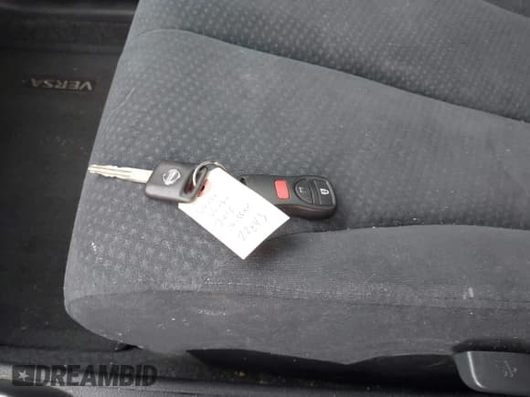 ✅ 2010 Nissan Versa SL • VIN: 3N1BC1CP1AL377393 • Lot: 43612914. Wystawiony na IAAI z przebiegiem 135 438 mil. Bezpłatny archiwum sprzedaży aukcyjnych z USA i szczegółowy raport historii pojazdu na DreamBid. Zdjęcie 11.