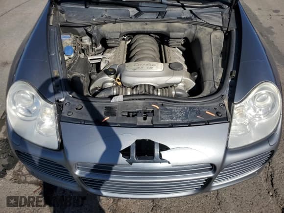 ✅ 2006 Porsche Cayenne Turbo • VIN: WP1AC29P36LA91830 • Lot: 77009944. Wystawiony na Copart z przebiegiem 155 390 mil. Bezpłatny archiwum sprzedaży aukcyjnych z USA i szczegółowy raport historii pojazdu na DreamBid. Zdjęcie 12.