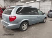 ✅ 2005 Dodge Caravan SXT • VIN: 2D4GP44L65R581395 • Lot: 43633314. Wystawiony na IAAI z przebiegiem 184 671 mil. Bezpłatny archiwum sprzedaży aukcyjnych z USA i szczegółowy raport historii pojazdu na DreamBid. Zdjęcie 4.