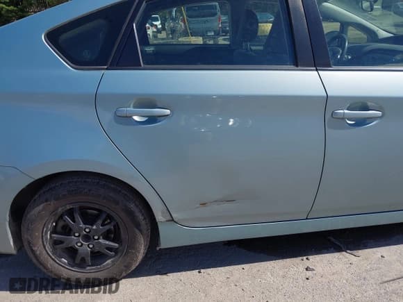 ✅ 2014 Toyota Prius Four • VIN: JTDKN3DUXE1817101 • Lot: 43311861. Wystawiony na IAAI z przebiegiem 187 838 mil. Bezpłatny archiwum sprzedaży aukcyjnych z USA i szczegółowy raport historii pojazdu na DreamBid. Zdjęcie 6.