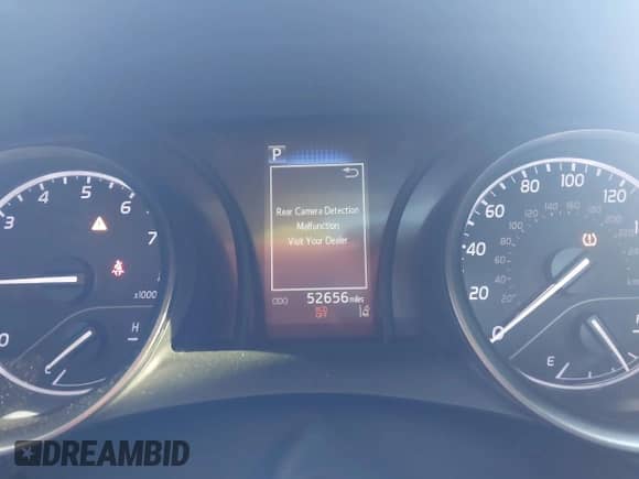 2022 Toyota Camry SE z VIN 4T1G11AK6NU058515, wystawiony jako IAAI lot #43327981 z przebiegiem 52 656 mil mil oraz . Historia ofert i sprzedaży dostępna na DreamBid. Obrazek 7.