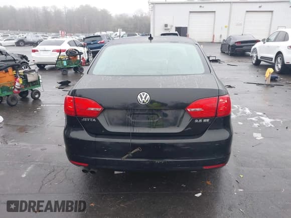 ✅ 2011 Volkswagen Jetta SE • VIN: 3VWDZ7AJ1BM381474 • Lot: 43789543. Wystawiony na IAAI z przebiegiem 82 786 mil. Bezpłatny archiwum sprzedaży aukcyjnych z USA i szczegółowy raport historii pojazdu na DreamBid. Zdjęcie 16.