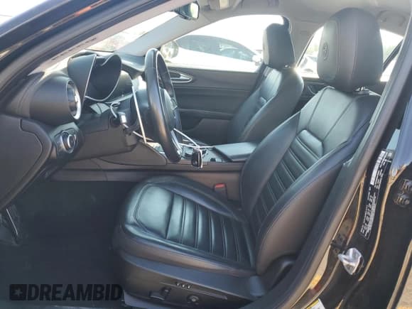 ✅ 2018 Alfa Romeo Giulia Ti Sport • VIN: ZARFAEEN9J7569954 • Лот: 80119065. Опубликован ранее на Copart с пробегом 51 502 миль. Бесплатный доступ к архиву аукционных продаж из США и подробный отчёт об истории автомобиля на DreamBid. Изображение 7.