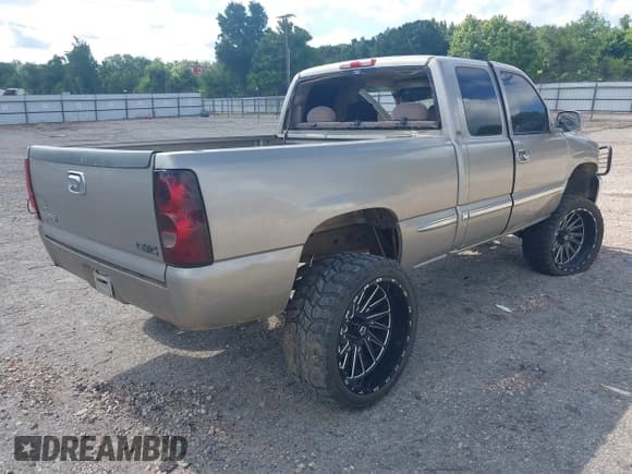 ✅ 2002 GMC Sierra 1500 SLE • VIN: 2GTEC19V221417144 • Лот: 42584603. Опубликован ранее на IAAI с пробегом 137 971 миль. Бесплатный доступ к архиву аукционных продаж из США и подробный отчёт об истории автомобиля на DreamBid. Изображение 4.