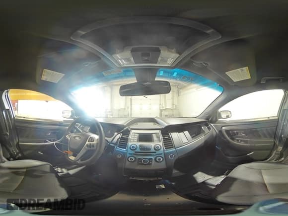 ✅ 2016 Ford Police Interceptor • VIN: 1FAHP2L82GG154616 • Lot: 56463975. Wystawiony na Copart z przebiegiem 145 324 mil. Bezpłatny archiwum sprzedaży aukcyjnych z USA i szczegółowy raport historii pojazdu na DreamBid. Zdjęcie 14.