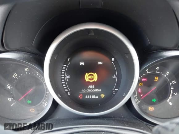 ✅ 2017 FIAT 500X Urbana Edition • VIN: ZFBCFXCBXHP611905 • Lot: 42563046. Wystawiony na IAAI z przebiegiem 44 115 mil. Bezpłatny archiwum sprzedaży aukcyjnych z USA i szczegółowy raport historii pojazdu na DreamBid. Zdjęcie 7.