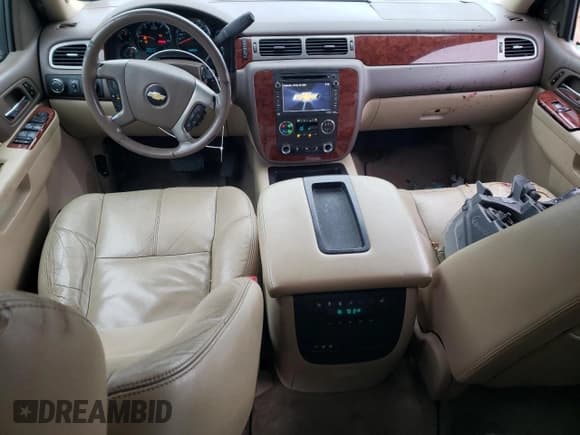 ✅ 2012 Chevrolet Suburban LT • VIN: 1GNSKJE72CR154344 • Lot: 90231455. Listed on Copart with 387,725 mi. Free auction sales archive from the USA and detailed vehicle history report at DreamBid. Image 8.