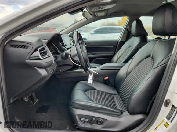 ✅ 2022 Toyota Camry SE • VIN: 4T1G11AK7NU050990 • Lot: 89715035. Wystawiony na Copart z przebiegiem 76 434 mil. Bezpłatny archiwum sprzedaży aukcyjnych z USA i szczegółowy raport historii pojazdu na DreamBid. Zdjęcie 7.