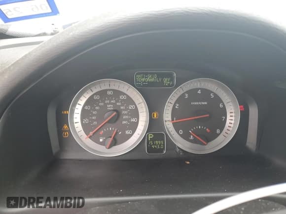 ✅ 2011 Volvo C70 • VIN: YV1672MC4BJ107579 • Лот: 72791454. Опубликован ранее на Copart с пробегом 151 999 миль. Бесплатный доступ к архиву аукционных продаж из США и подробный отчёт об истории автомобиля на DreamBid. Изображение 9.