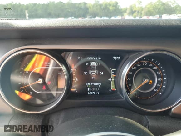 ✅ 2020 Jeep Wrangler Unlimited Sport • VIN: 1C4HJXDG7LW169255 • Lot: 89925715. Wystawiony na Copart z przebiegiem 62 379 mil. Bezpłatny archiwum sprzedaży aukcyjnych z USA i szczegółowy raport historii pojazdu na DreamBid. Zdjęcie 9.