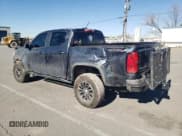 ✅ 2019 Chevrolet Colorado 4WD ZR2 • VIN: 1GCGTEENXK1338557 • Лот: 82151483. Опубликован ранее на Copart с пробегом 57 180 миль. Бесплатный доступ к архиву аукционных продаж из США и подробный отчёт об истории автомобиля на DreamBid. Изображение 2.