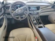 ✅ 2017 Buick LaCrosse Essence • VIN: 1G4ZP5SS1HU169152 • Lot: 70026615. Wystawiony na Copart z przebiegiem 94 717 mil. Bezpłatny archiwum sprzedaży aukcyjnych z USA i szczegółowy raport historii pojazdu na DreamBid. Zdjęcie 8.