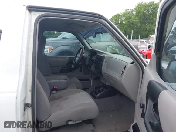 ✅ 2000 Mazda B-Series SX • VIN: 4F4YR12C3YTM25283 • Lot: 42646355. Listed on IAAI with 70,534 mi. Free auction sales archive from the USA and detailed vehicle history report at DreamBid. Image 5.