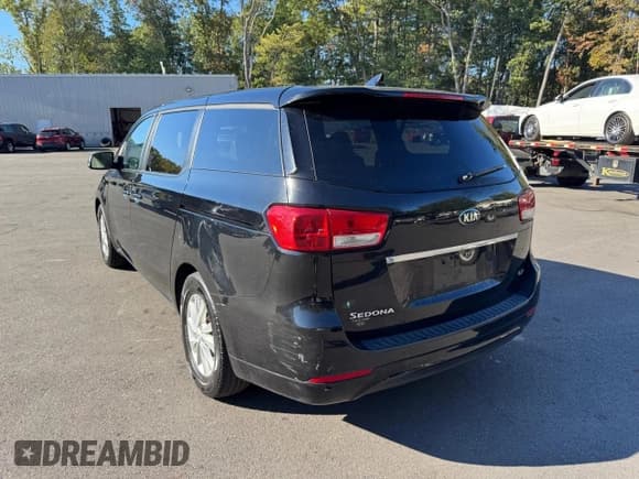 ✅ 2017 Kia Sedona LX • VIN: KNDMB5C13H6230380 • Lot: 85816635. Listed on Copart with 188,788 mi. Free auction sales archive from the USA and detailed vehicle history report at DreamBid. Image 2.