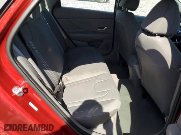 2023 Hyundai Elantra SEL z VIN KMHLM4AG1PU627194, wystawiony jako Copart lot #89718995 z przebiegiem 17 254 mil mil oraz Szkoda całkowita • Salvage title. Historia ofert i sprzedaży dostępna na DreamBid. Obrazek 10.