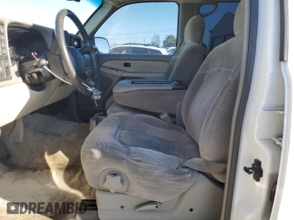 ✅ 2001 Chevrolet Suburban LT • VIN: 3GNFK16T01G241492 • Lot: 88493595. Listed on Copart with 282,161 mi. Free auction sales archive from the USA and detailed vehicle history report at DreamBid. Image 7.