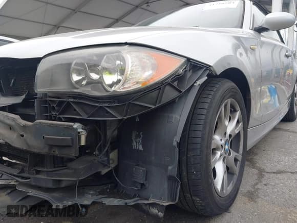 ✅ 2009 BMW 1 Series 128i • VIN: WBAUN13519VH81367 • Lot: 41710584. Wystawiony na IAAI z przebiegiem 94 462 mil. Bezpłatny archiwum sprzedaży aukcyjnych z USA i szczegółowy raport historii pojazdu na DreamBid. Zdjęcie 18.