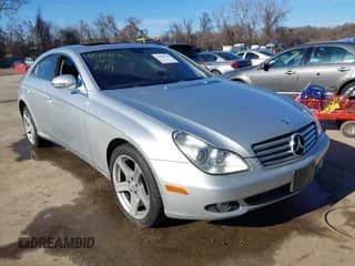 ✅ 2007 Mercedes-Benz CLS 550 • VIN: WDDDJ72XX7A082542 • Lot: 41589795. Wystawiony na IAAI z przebiegiem Nie podano. Bezpłatny archiwum sprzedaży aukcyjnych z USA i szczegółowy raport historii pojazdu na DreamBid. Zdjęcie 1.