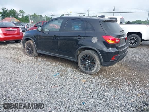 ✅ 2018 Mitsubishi Outlander ES • VIN: JA4AR3AUXJU015025 • Lot: 42479945. Listed on IAAI with 62,657 mi. Free auction sales archive from the USA and detailed vehicle history report at DreamBid. Image 3.