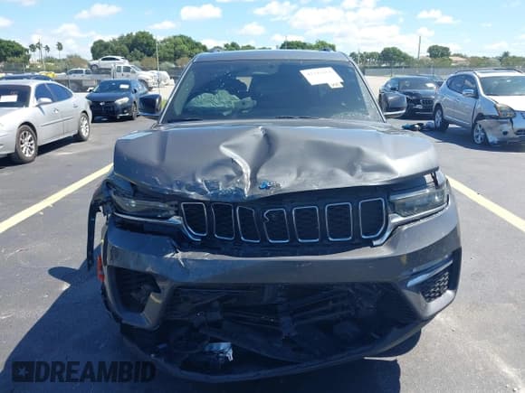 ✅ 2022 Jeep Grand Cherokee • VIN: 1C4RJYB65N8721475 • Lot: 43342814. Listed on IAAI with 81,606 mi. Free auction sales archive from the USA and detailed vehicle history report at DreamBid. Image 12.