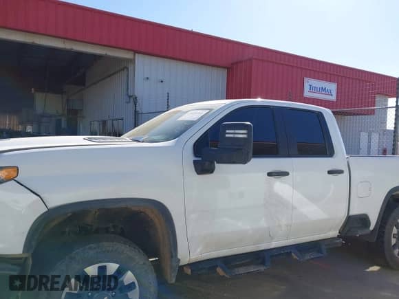 2020 Chevrolet Silverado 2500HD Work Truck z VIN 1GC2YLE73LF220288, wystawiony jako IAAI lot #41638461 z przebiegiem 144 237 mil mil oraz . Historia ofert i sprzedaży dostępna na DreamBid. Obrazek 14.