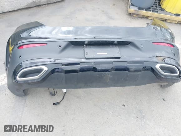 ✅ 2024 Mercedes-Benz GLC 300 • VIN: W1NKJ4HB1RF106530 • Lot: 42784026. Wystawiony na IAAI z przebiegiem 37 371 mil. Bezpłatny archiwum sprzedaży aukcyjnych z USA i szczegółowy raport historii pojazdu na DreamBid. Zdjęcie 11.