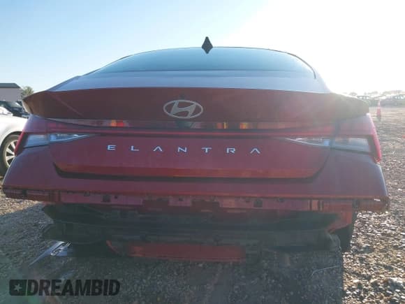 ✅ 2025 Hyundai Elantra SEL Convenience • VIN: KMHLS4DG6SU861664 • Lot: 43667880. Listed on IAAI with 31,613 mi. Free auction sales archive from the USA and detailed vehicle history report at DreamBid. Image 16.