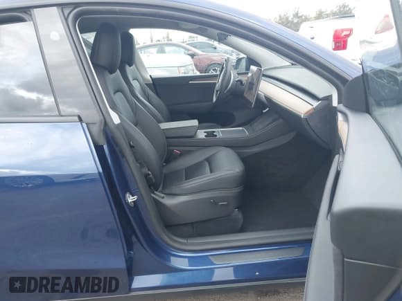 ✅ 2023 Tesla Model Y Performance • VIN: 7SAYGDEF1PF834554 • Lot: 43713737. Wystawiony na IAAI z przebiegiem 23 858 mil. Bezpłatny archiwum sprzedaży aukcyjnych z USA i szczegółowy raport historii pojazdu na DreamBid. Zdjęcie 5.