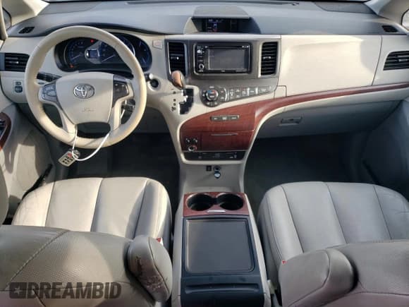 ✅ 2014 Toyota Sienna XLE • VIN: 5TDYK3DC4ES411652 • Lot: 90237865. Wystawiony na Copart z przebiegiem 169 013 mil. Bezpłatny archiwum sprzedaży aukcyjnych z USA i szczegółowy raport historii pojazdu na DreamBid. Zdjęcie 8.