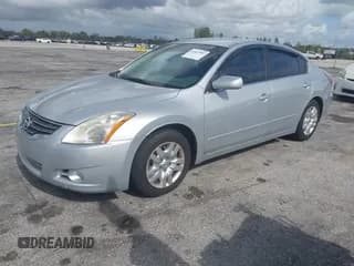 ✅ 2011 Nissan Altima SL • VIN: 1N4AL2AP2BN415819 • Lot: 43829902. Wystawiony na IAAI z przebiegiem 118 206 mil. Bezpłatny archiwum sprzedaży aukcyjnych z USA i szczegółowy raport historii pojazdu na DreamBid. Zdjęcie 2.