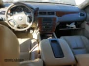 ✅ 2013 Chevrolet Suburban LT • VIN: 1GNSCJE05DR144117 • Lot: 80185134. Wystawiony na Copart z przebiegiem 242 877 mil. Bezpłatny archiwum sprzedaży aukcyjnych z USA i szczegółowy raport historii pojazdu na DreamBid. Zdjęcie 8.