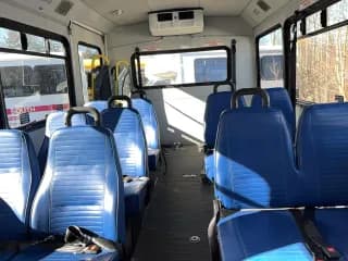 ✅ 2013 Ford Econoline Commercial • VIN: 1FDEE3FL4DDB12725 • Lot: 93865875. Wystawiony na Copart z przebiegiem 171 257 mil. Bezpłatny archiwum sprzedaży aukcyjnych z USA i szczegółowy raport historii pojazdu na DreamBid. Zdjęcie 6.