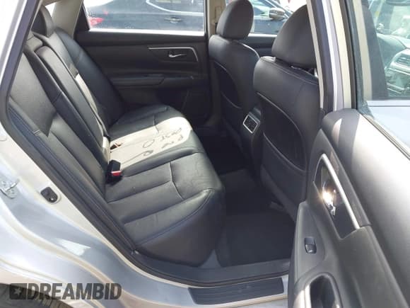 ✅ 2017 Nissan Altima SL • VIN: 1N4AL3AP6HC251386 • Lot: 43000940. Listed on IAAI with 81,857 mi. Free auction sales archive from the USA and detailed vehicle history report at DreamBid. Image 8.