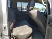 ✅ 2013 Nissan Frontier SL • VIN: 1N6AD0ER1DN723362 • Lot: 57288735. Wystawiony na Copart z przebiegiem 82 178 mil. Bezpłatny archiwum sprzedaży aukcyjnych z USA i szczegółowy raport historii pojazdu na DreamBid. Zdjęcie 10.