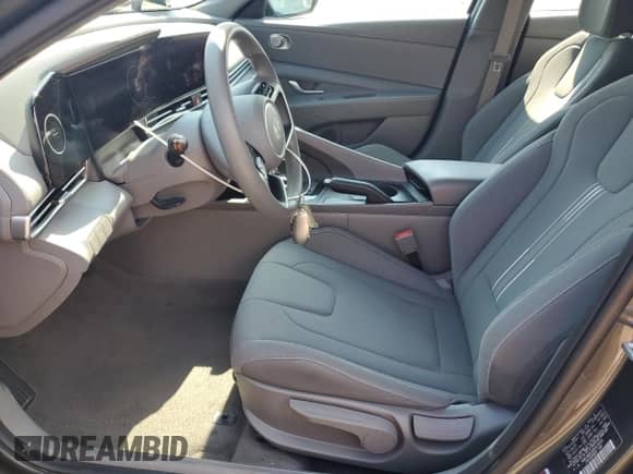 2024 Hyundai Elantra SEL с VIN KMHLM4DG3RU674564, выставлен на аукционе Copart как лот 67455875 с пробегом 45 859 миль миль и Чистый • Clean title. История ставок и продаж доступна на DreamBid. Изображение 7.