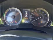 ✅ 2016 Lexus ES 300h • VIN: JTHBW1GG4G2127766 • Lot: 43559033. Wystawiony na IAAI z przebiegiem 241 541 mil. Bezpłatny archiwum sprzedaży aukcyjnych z USA i szczegółowy raport historii pojazdu na DreamBid. Zdjęcie 7.