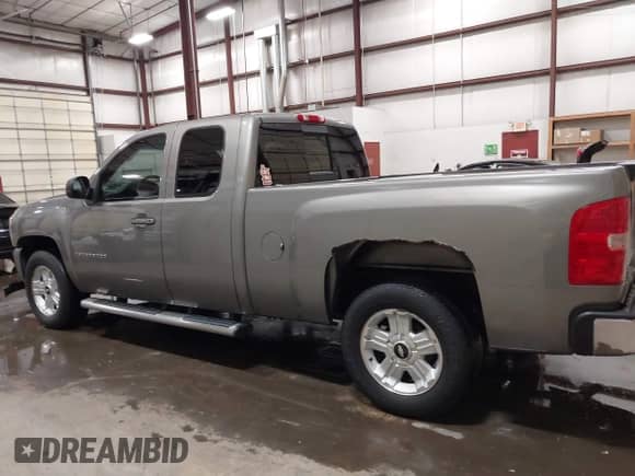 2007 Chevrolet Silverado 1500 1LT with VIN 1GCEK190X7Z522570, listed as a IAAI auction lot 43545121 with 265,464 mi miles and . Bid and sale history available at DreamBid. Image 14.