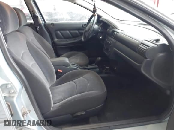 ✅ 2002 Dodge Stratus SXT • VIN: 1B3EL46X12N272492 • Lot: 41174253. Wystawiony na IAAI z przebiegiem 139 224 mil. Bezpłatny archiwum sprzedaży aukcyjnych z USA i szczegółowy raport historii pojazdu na DreamBid. Zdjęcie 5.