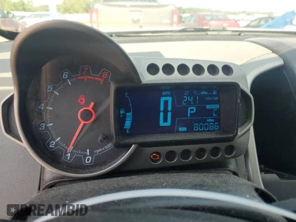 2014 Chevrolet Sonic LT z VIN 1G1JC6EH8E4224333, wystawiony jako Copart lot #68867264 z przebiegiem 80 086 mil mil oraz Czysty tytuł • Clean title. Historia ofert i sprzedaży dostępna na DreamBid. Obrazek 9.