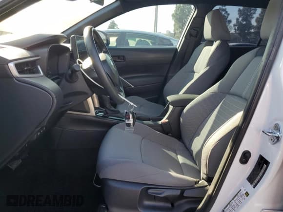 ✅ 2025 Toyota Corolla Cross Hybrid S • VIN: 7MUFBABG3SV067489 • Лот: 85705785. Опубликован ранее на Copart с пробегом 27 657 миль. Бесплатный доступ к архиву аукционных продаж из США и подробный отчёт об истории автомобиля на DreamBid. Изображение 7.