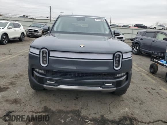 ✅ 2023 Rivian R1S Launch Edition • VIN: 7PDSGABL0PN022572 • Lot: 81119874. Wystawiony na Copart z przebiegiem 19 884 mil. Bezpłatny archiwum sprzedaży aukcyjnych z USA i szczegółowy raport historii pojazdu na DreamBid. Zdjęcie 5.