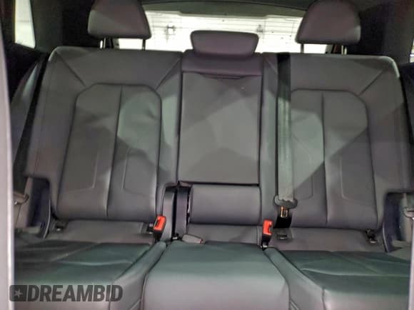 ✅ 2023 Audi Q3 S line Premium • VIN: WA1DECF31P1138666 • Lot: 95212885. Wystawiony na Copart z przebiegiem 40 888 mil. Bezpłatny archiwum sprzedaży aukcyjnych z USA i szczegółowy raport historii pojazdu na DreamBid. Zdjęcie 10.