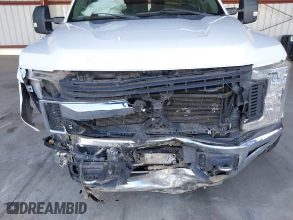 ✅ 2019 Ford F-250 XL • VIN: 1FT7W2BTXKED37703 • Lot: 40849443. Listed on IAAI with 150,618 mi. Free auction sales archive from the USA and detailed vehicle history report at DreamBid. Image 6.