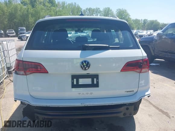 ✅ 2024 Volkswagen Taos S • VIN: 3VV8X7B28RM080388 • Lot: 42063916. Listed on IAAI with 28,229 mi. Free auction sales archive from the USA and detailed vehicle history report at DreamBid. Image 17.
